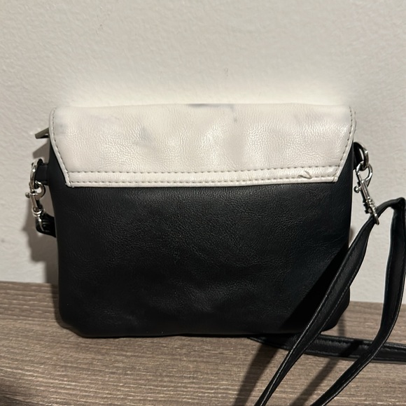 Claire’s mini side bag - Picture 4 of 5